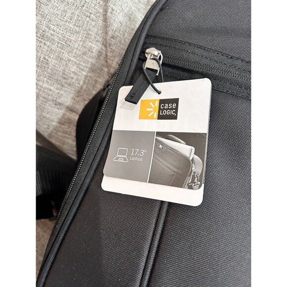 Case Logic Laptop Case Clamshell 18.5" x 3.5" x 15.7" Black Adjustable Strap New - Picture 2 of 6